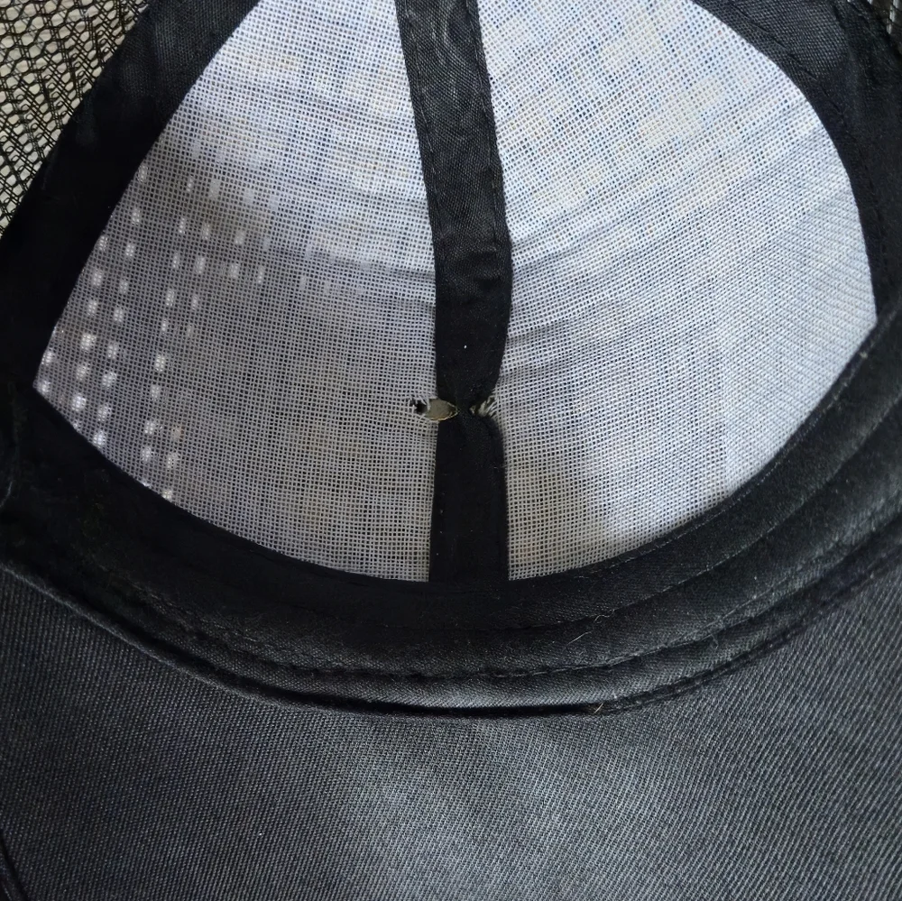 Gorra Black Mesh Straw Trucker Hat Silver Tone Horse Buckle Embroidered Brim - Picture 5 of 10